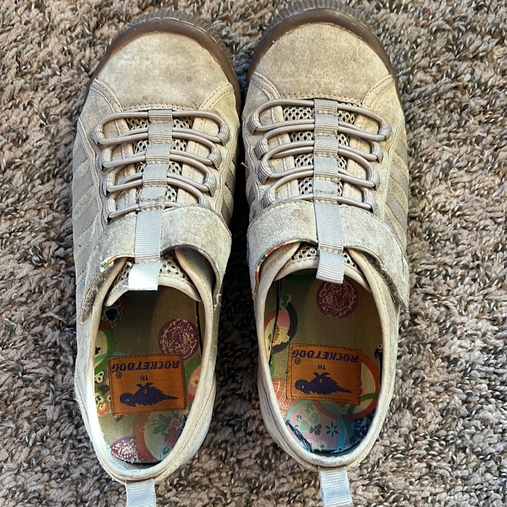Rocket dog velcro closure, casual shoe sz 6 1/2